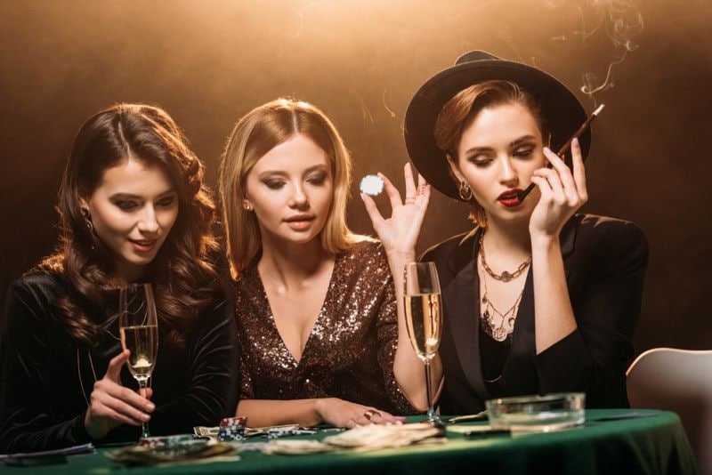Pemilihan kategori Live Draw dengan filter untuk slot, olahraga, dan esports